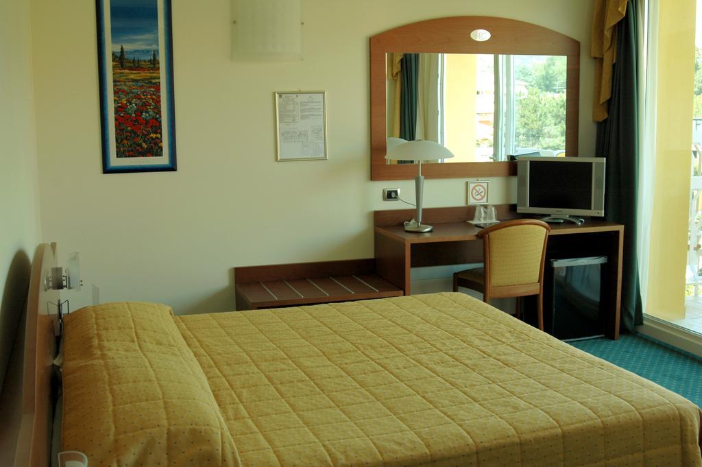 Hotel Capri Bardolino 3S Pokój zdjęcie